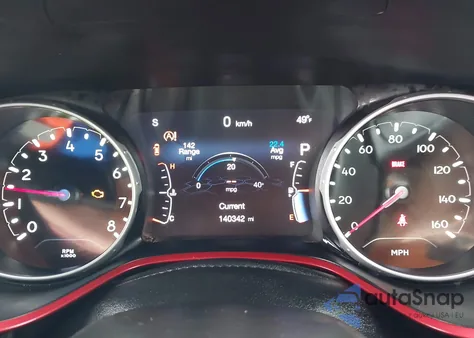 2020 Jeep Compass Trailhawk 4X4 from USA, damaged, VIN 3C4NJDDB7LT171647